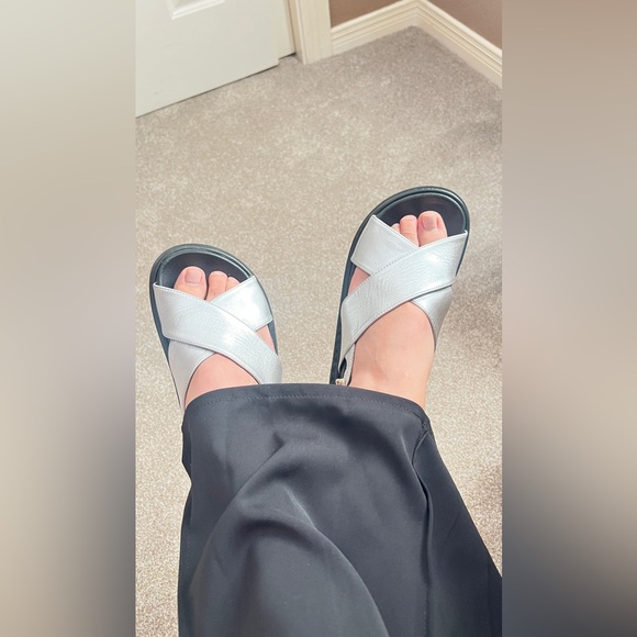 ALOHAS SANDALS 🩴 - Picture 7 of 9